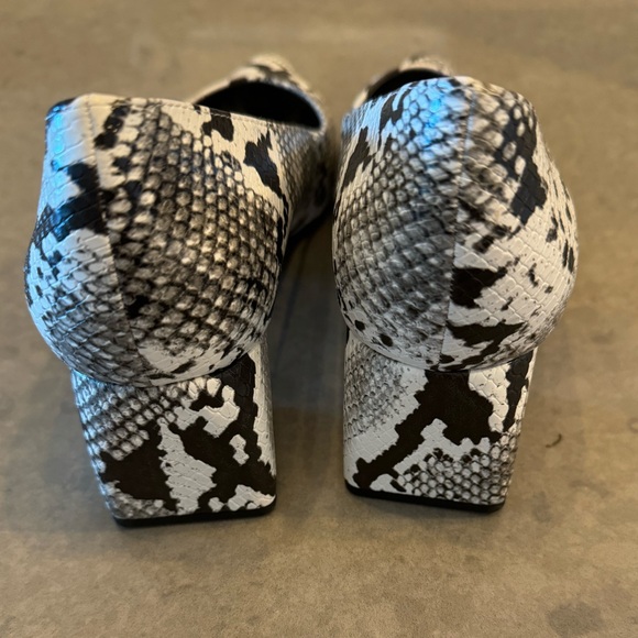 NWT Size 10 Zara Block-Heel, Vegan Python Snake Skin Pumps - Picture 2 of 5